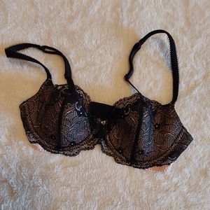 🌺 NWOT Blackheart Blcck Lace & Nude Bra